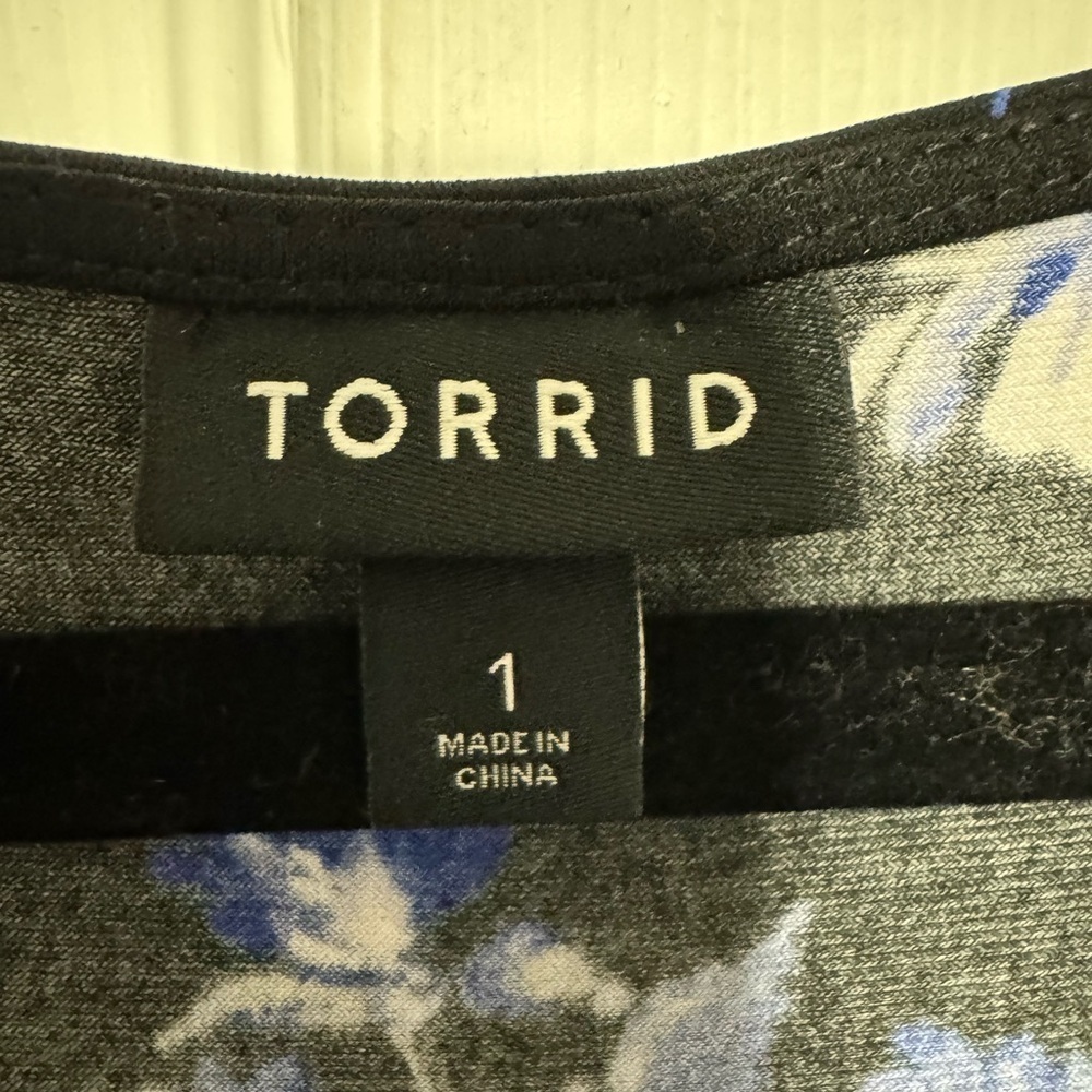 Torrid Blue & Black Floral Faux-Wrap Midi Dress - Size 1X - Picture 7 of 8